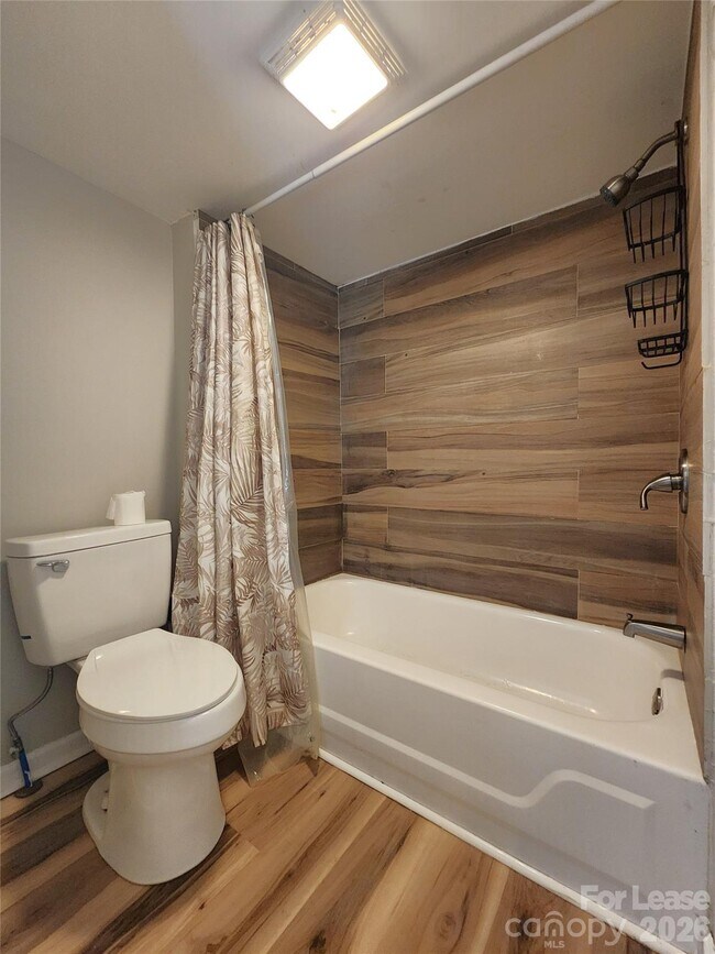 Building Photo - 1507 Ln St