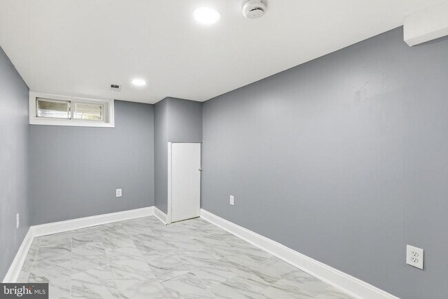 Building Photo - 1651 Darley Ave