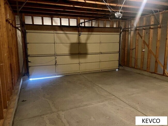 Building Photo - Sweet Home - Central Fort Collins!