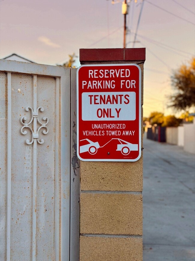 Building Photo - 714 S Philadelphia St