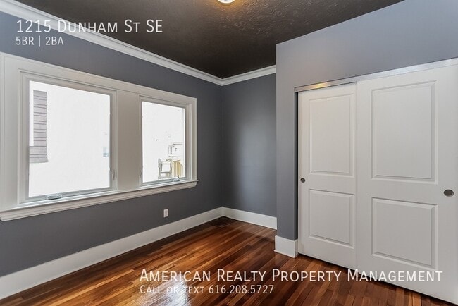 Building Photo - 1215 Dunham St SE