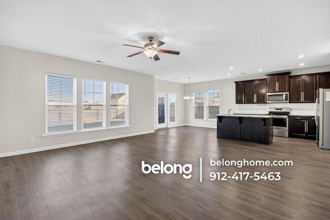 Building Photo - 98 Crystal Lake Dr