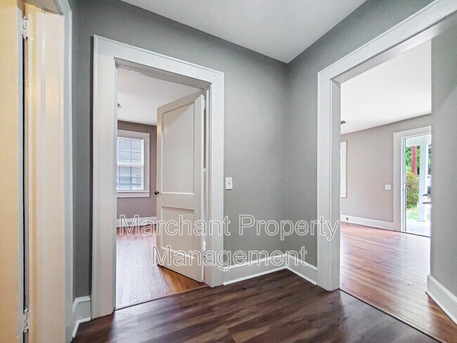 Building Photo - 11B Harrington Ave