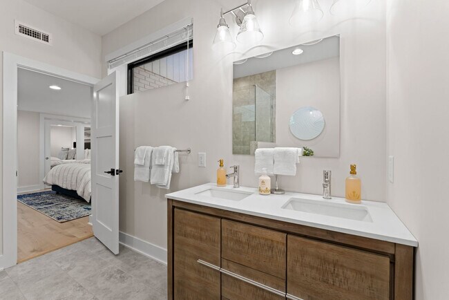 Building Photo - 3837 Fox Run