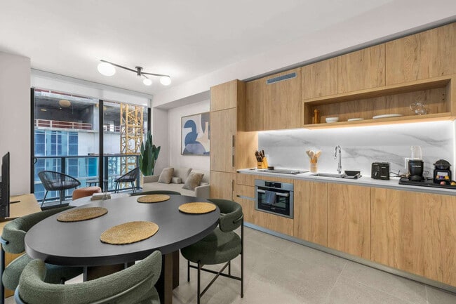 Building Photo - 11 NE 6th St