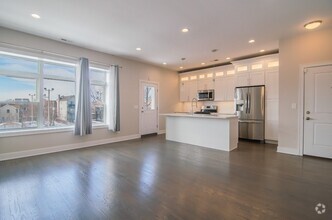 Building Photo - AVAILABLE NOW! Must See Condo for Rent! 2b...