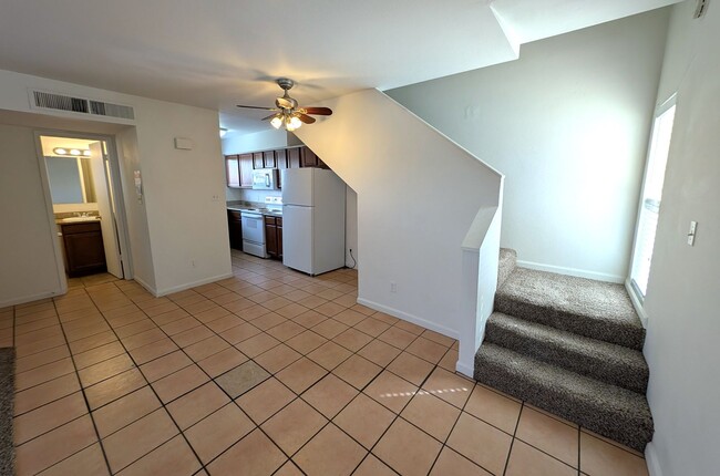 Building Photo - 2 Bedroom Condo in the Escalante Community...