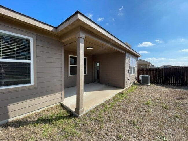 Building Photo - 6350 Daisy Way