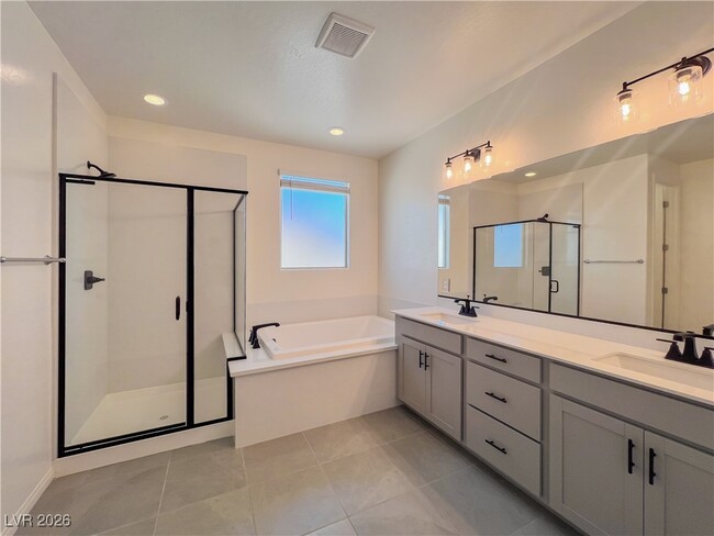 Building Photo - 11870 River Hawk Ave