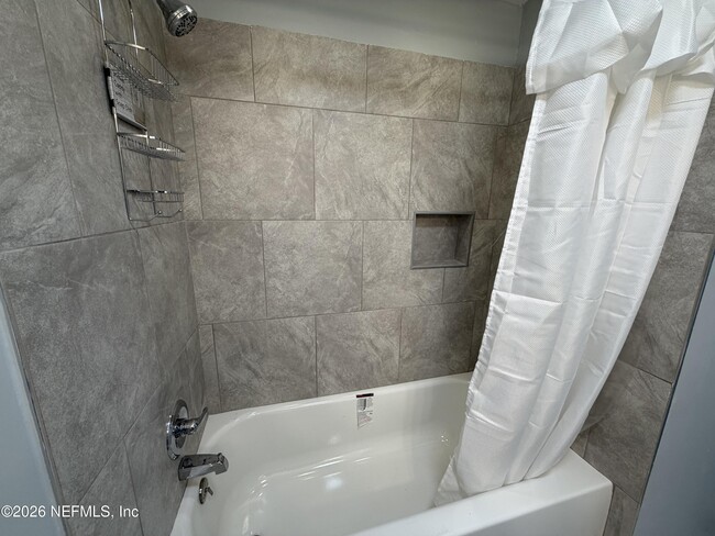 Building Photo - 6023 Edgefield Dr