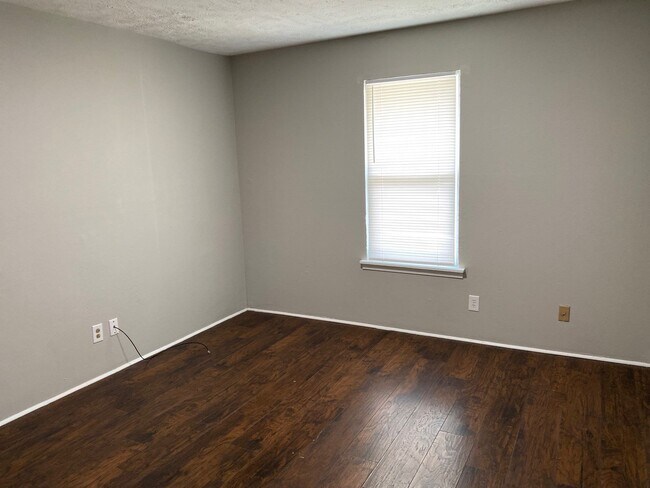 Building Photo - 30 Brianfield Cv