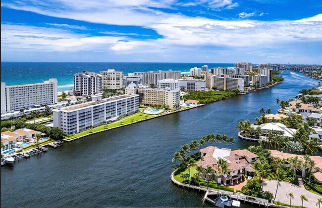 Penthouse Highlands - 3100 S Ocean Blvd