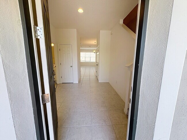 Building Photo - 6328 Goldcoast Ave