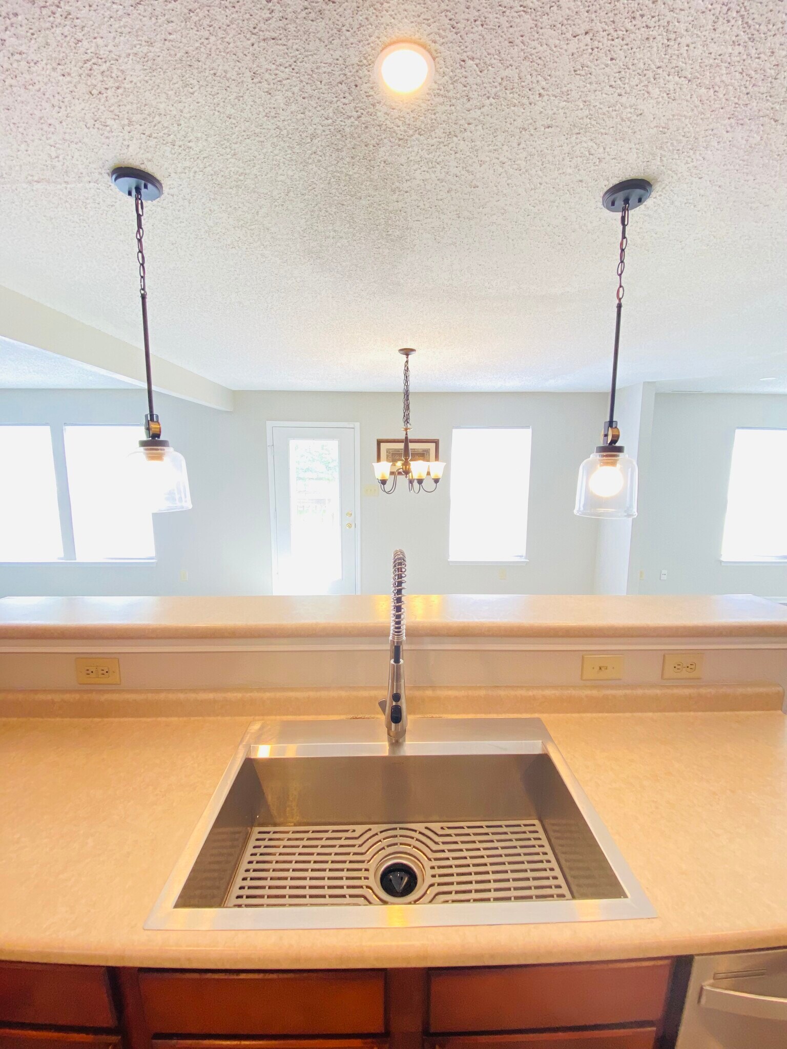 Building Photo - 5843 Amber Ln