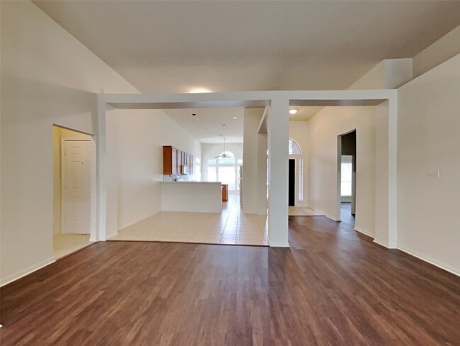 Building Photo - 534 Starkstone Ct