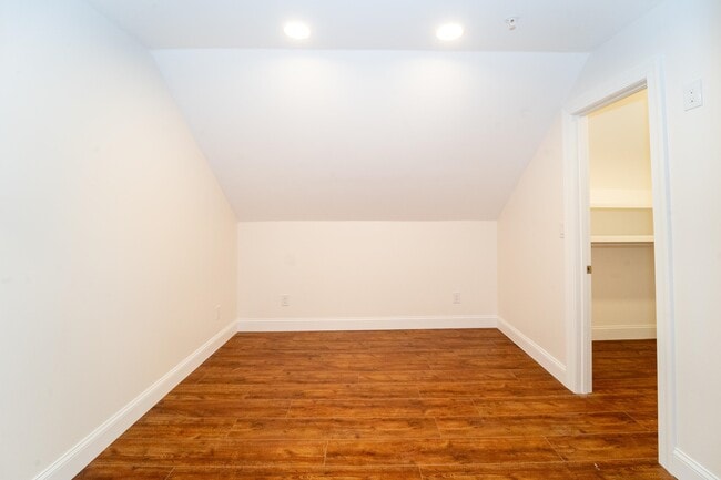 Building Photo - 11 Aviles St