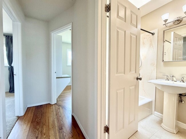 Building Photo - Spacious Ranch-Style Home with Bonus Room ...