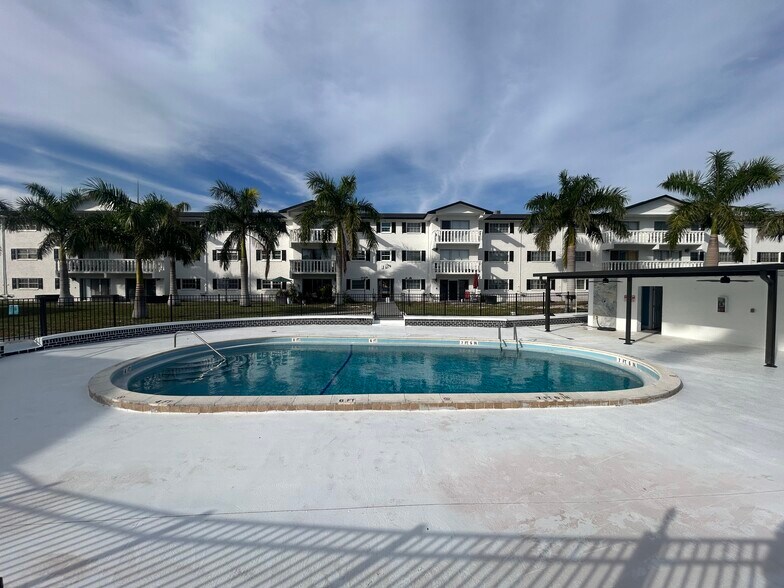 Building Photo - 3706 Broadway