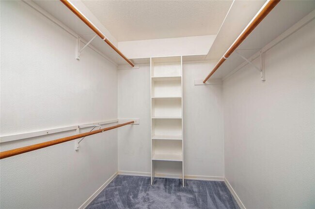 Building Photo - 12979 Trail Hollow Dr