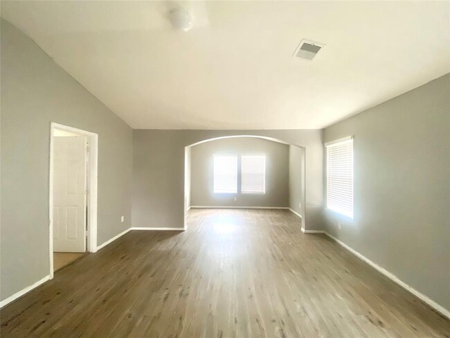 Building Photo - 20323 Mathis Landing Dr