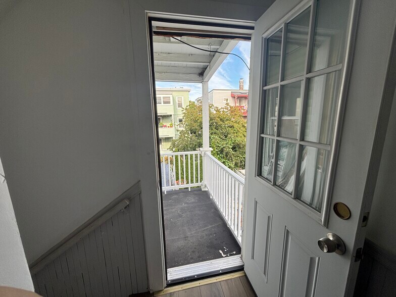 Back patio - 29 Derby St