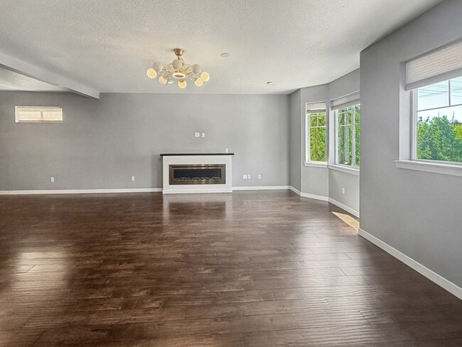 Building Photo - 588 SW 197th Pl