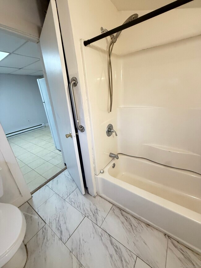 Building Photo - 23 Hayward Ave