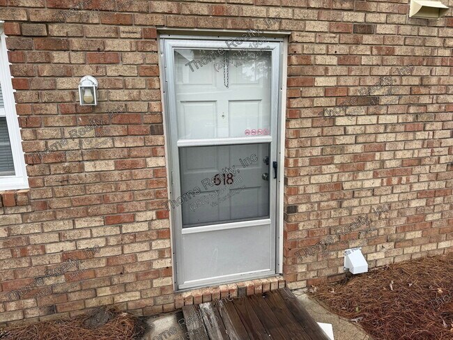 Building Photo - 618 S Boddie St
