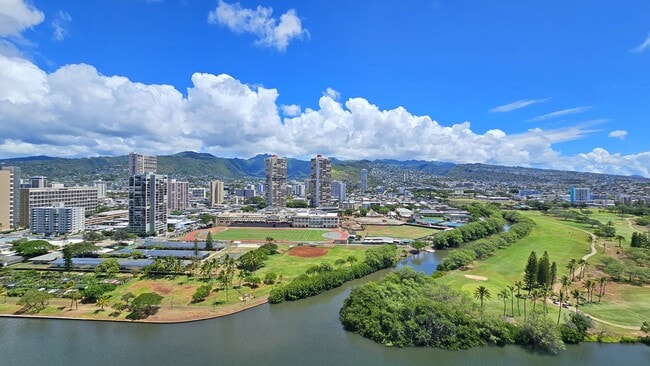 Building Photo - 2211 Ala Wai Blvd