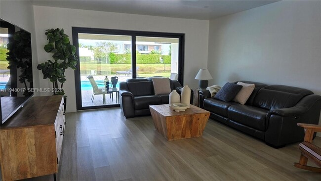 Building Photo - 16653 Golfview Dr