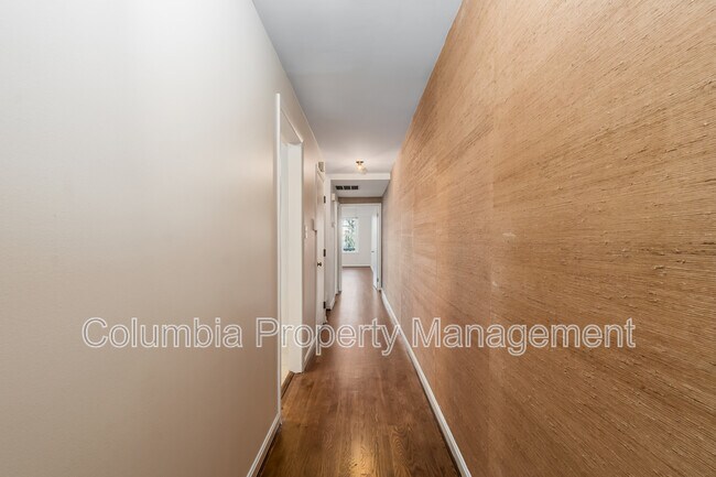 Building Photo - 127 11th St NE