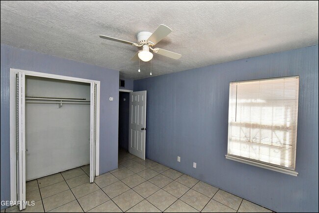 Building Photo - 5613 Creston Ave
