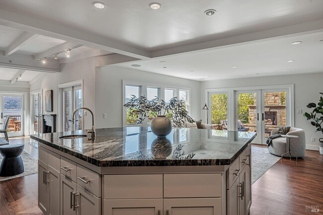 Building Photo - 544 Silverado Dr