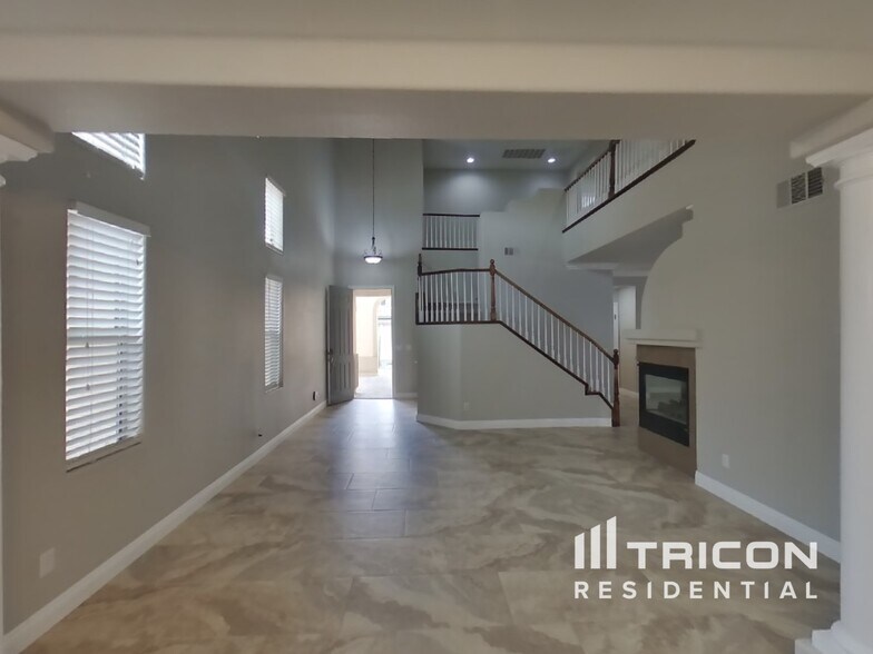 Building Photo - 9109 Picket Fence Ave