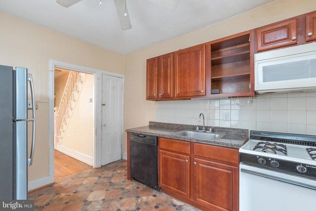 Building Photo - 2719 Folsom St