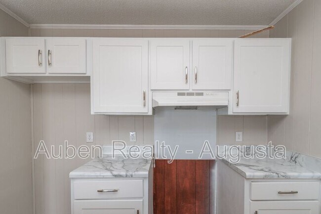 Building Photo - 2311 Walden Dr