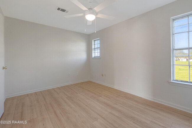 Building Photo - 121 Courtney Dr