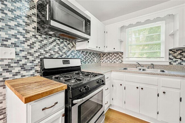 Building Photo - 509 Park Valley Dr NW