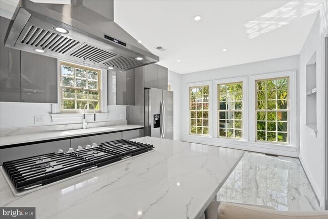 Building Photo - 1626 Foxhall Rd NW