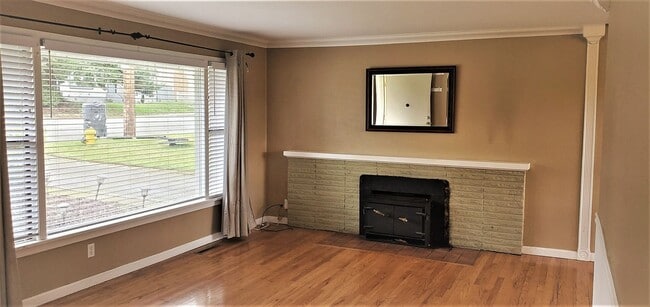 Building Photo - House For RENT:  Historic North Everett 2 ...