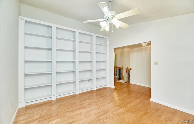 Building Photo - 215 Cordovan Commons Pkwy