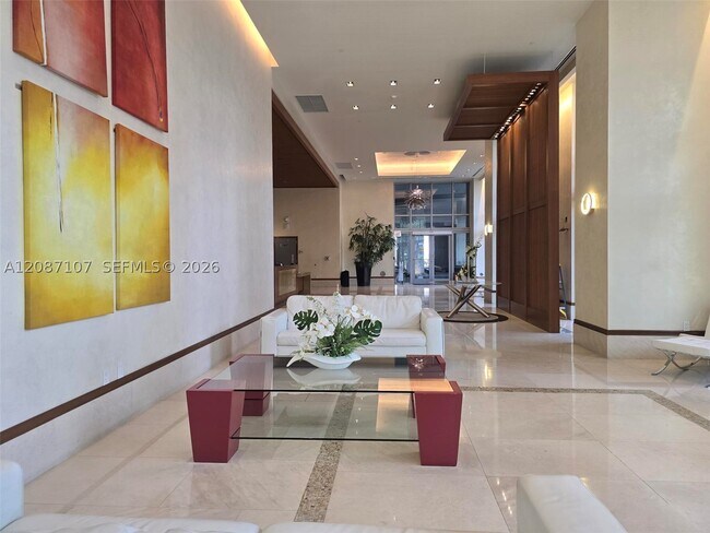Building Photo - 1060 Brickell Ave