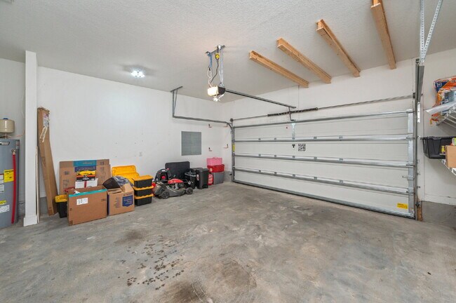 Building Photo - 134 Blooming Cv