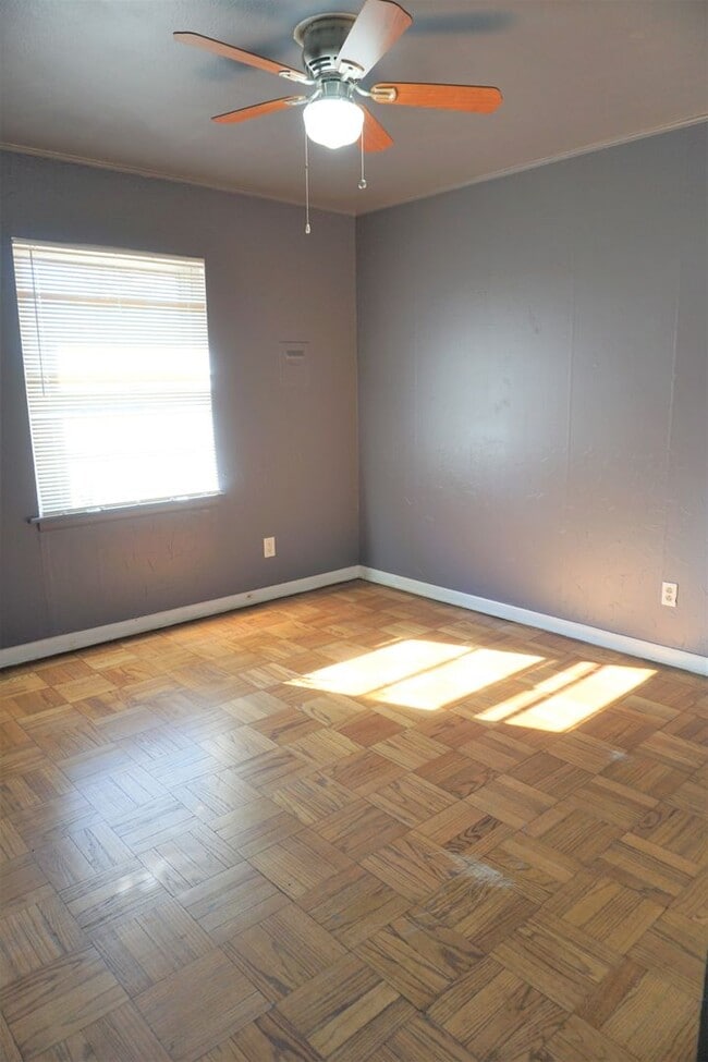 Building Photo - 3 Bed 1 Bath 1 Car in Steve Pennington Addition of NW OKC