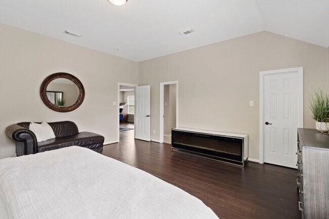 Building Photo - 4502 Creek Point Ln