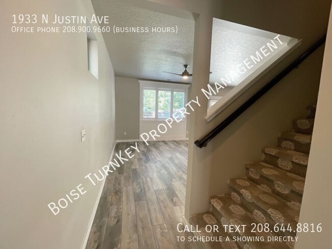 Building Photo - 1933 N Justin Ave