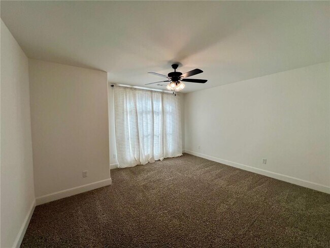 Building Photo - 1011 Sundance Ln