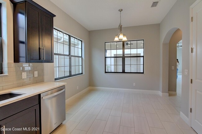 Building Photo - 6903 Vista Hermosa Dr