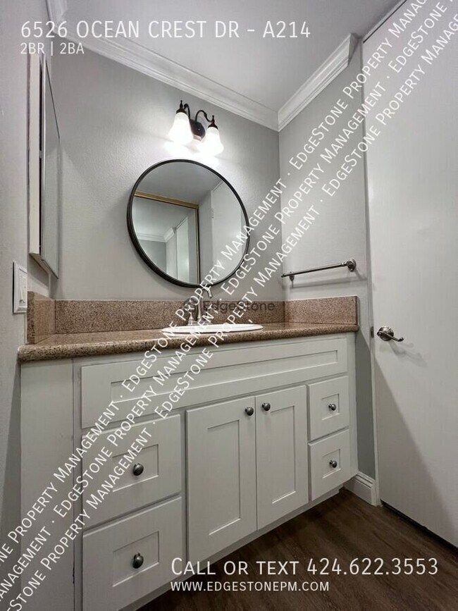 Building Photo - 6526 Ocean Crest Dr