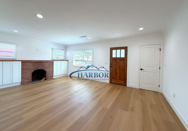 Building Photo - 3409 S Pacific Ave